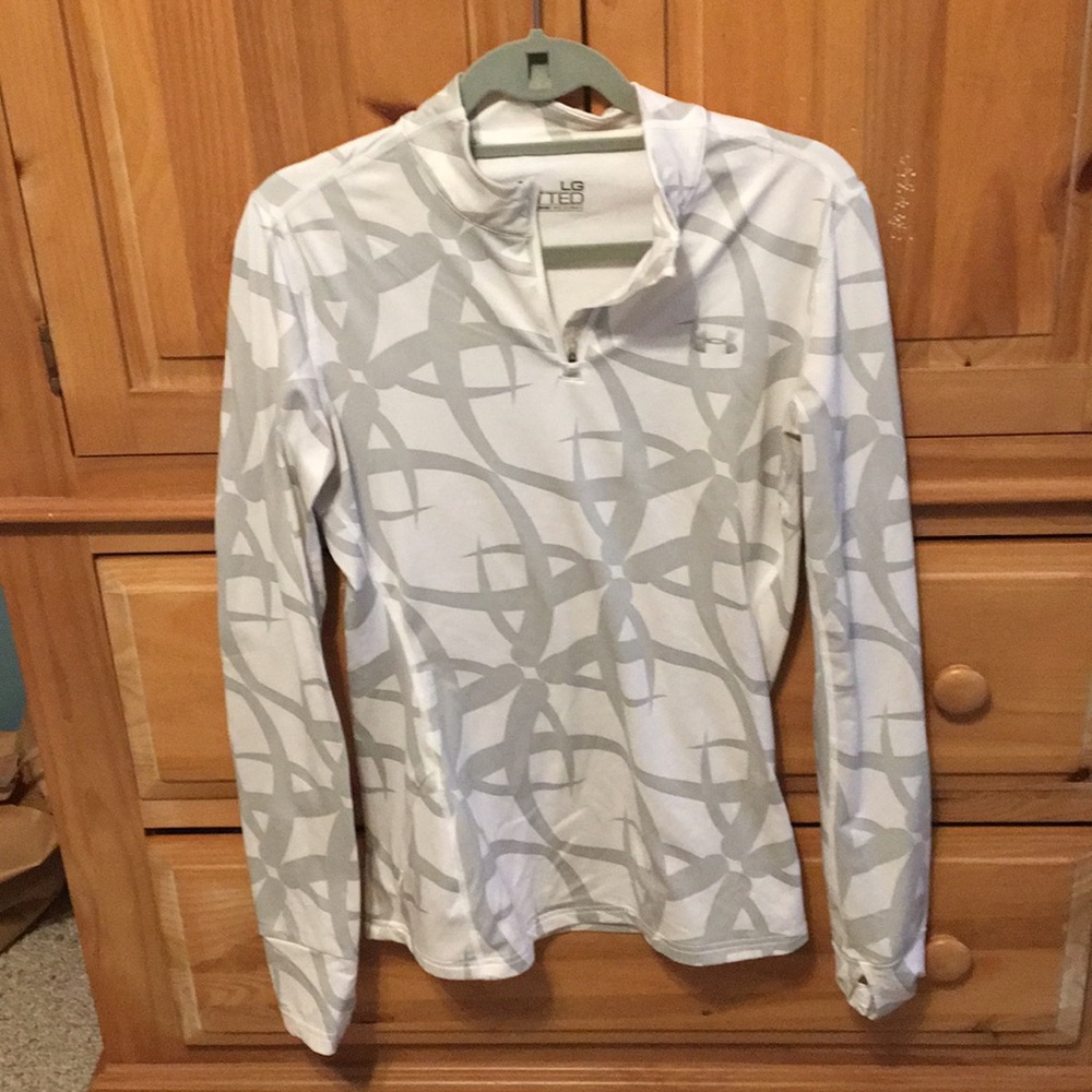 UnderArmour Pullover Workout Top